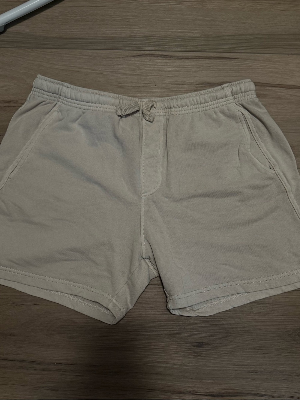 Zara Men's Drawstring Athletic Shorts in Beige